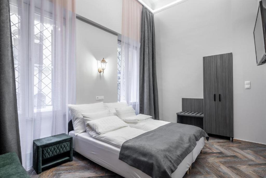 Budapest Marvelous Apartment In Andrassy Boulevard Bagian luar foto